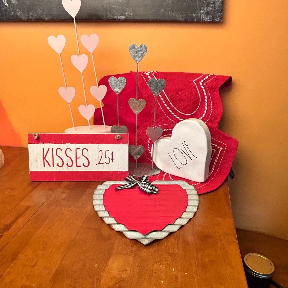 Rae Dunn Valentine Heart Decor Set - Red and White